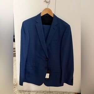 Hugo Boss 3-Piece Italian Wool Suit 40S US